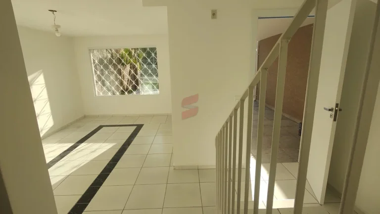 Imagem SOBRADO com 3 dormitórios à venda por R$ 850.000,00 no bairro Novo Mundo - CURITIBA / PR