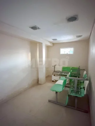 Imagem Clínica no centro de Petrolina à venda, 04 salas podendo expandir, planejados.