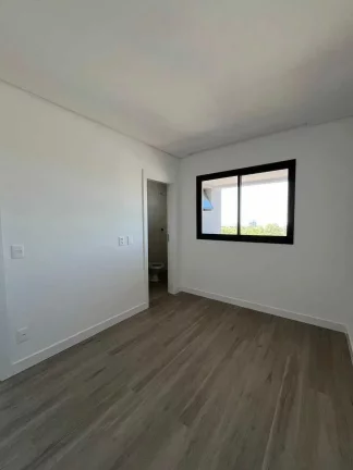 Imagem Apartamento sem mobilia com 2 dormitórios sendo 2 suítes e 2 vagas de garagem em Itajaí/SC