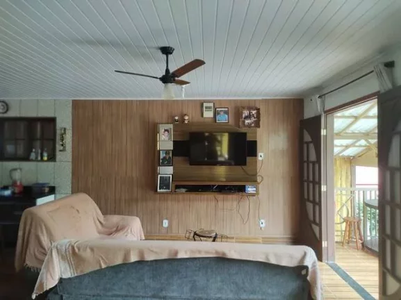 Imagem LINDA CASA COM 1.600M2, NASCENTE, 3 QUARTOS - NOVA FRIBURGO