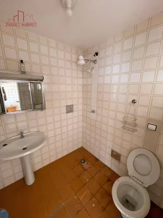 Imagem Casa Térrea - 5 Dorms - 260m².