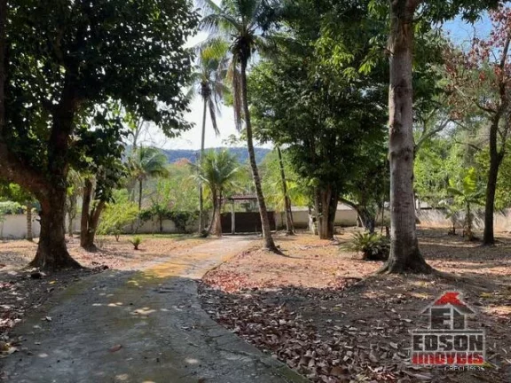 Imagem Casa Tipo Sítio em Itaocaia Valley, com Piscina e 2 anexos.