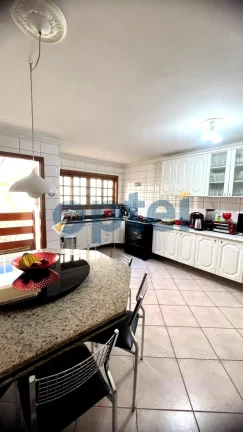 Imagem LINDO SOBRADO COM 254,25 M², 03 QUARTOS, 01 SUITE, 02 QUARTOS COM SACADA -04 BANHEIROS , 04 VAGAS VILA DAYSI-SBC