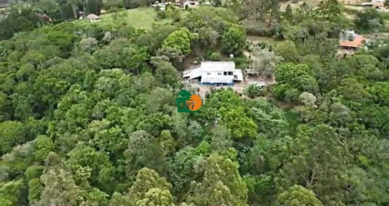 Imagem Sítio para Venda em São Roque, Sorocamirim (canguera), 2 dormitórios, 1 suíte, 3 banheiros, 2 vagas
