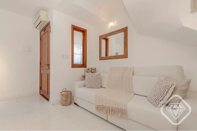 Imagem Casa de condomínio com charme, conforto e excelente padrão no bairro Ipanema

Esta residência de ...