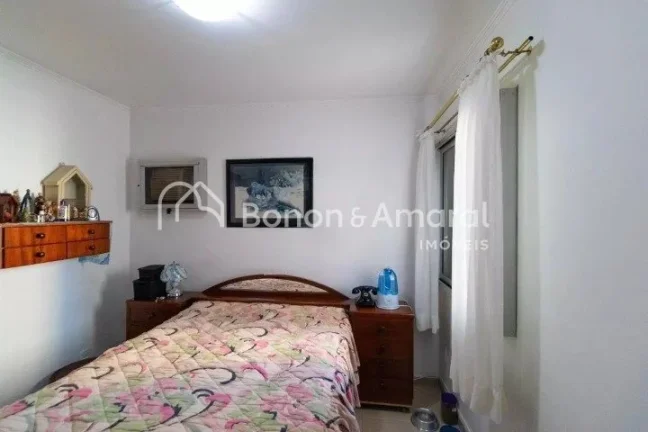 Imagem Aconchegante imóvel à venda com 3 quartos, sendo 1 suíte, e 2 banheiros.
Ideal para quem busca co...