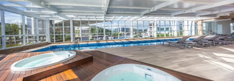 Imagem Decorado com 4 dormitórios à venda sendo 4 suítes, 233 m² por - R$ 13.200.000,00 - Centro - Bal. Camboriú/SC