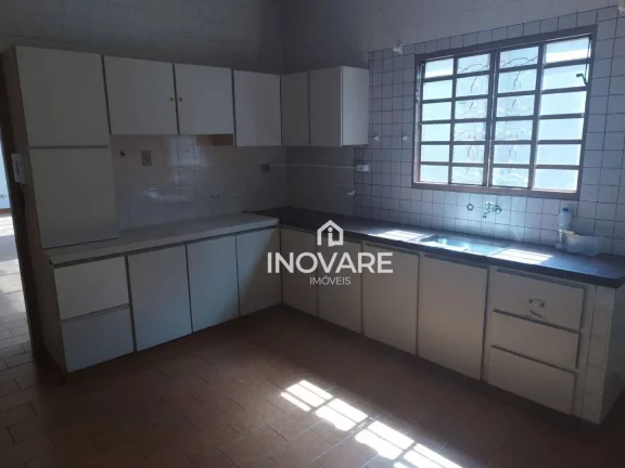 Imagem Casa com 3 dormitórios à venda, 200 m² por R$ 650.000,00 - Alto da Boa Vista - Itumbiara/GO