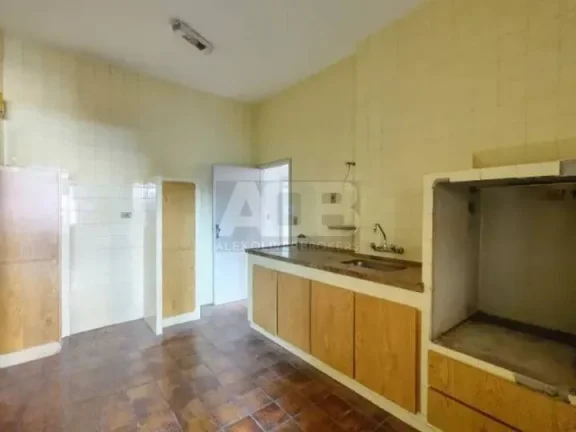 Imagem Apartamento à venda em Copacabana, 233m2, 4 quartos, 1 Vaga, na Bolívar.