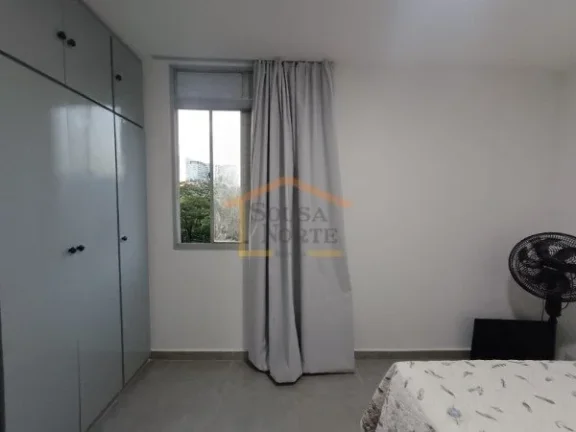 Imagem Apartamento recém-reformado com 82m², distribuído em sala ampla para 2 ambientes, 3 dormitórios,...