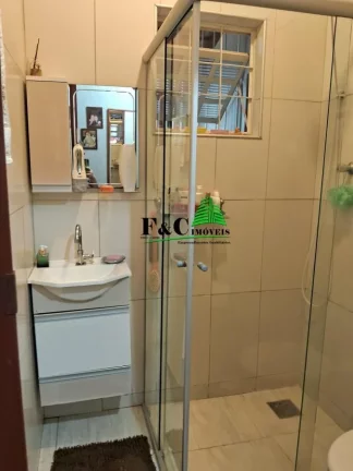 Imagem Casa para Venda em Mogi Mirim, Jardim Itapema, 2 dormitórios, 2 banheiros, 2 vagas