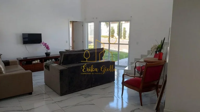 Imagem Casa de Alto Padrão em Condomínio no Bairro Engordadouro