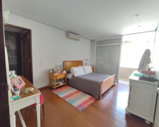 Imagem SOBRADO VILA SÔNIA , 4 DORM , 3 SUITE , 6 VAGA DE CARRO .
