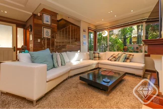 Imagem Casa mobiliada de alto padrão em condomínio exclusivo na Tristeza

Uma residência impecável no c...