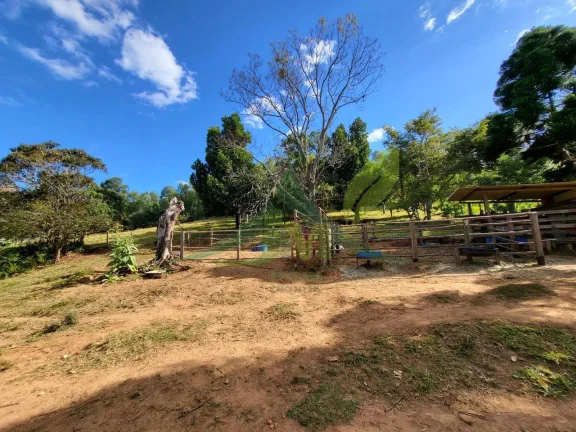 Imagem Sítio à beira da represa em Piracaia: Um refúgio de tranquilidade e beleza