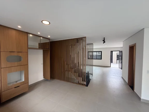 Imagem Casa à Venda com Piscina e Salão de Lazer no Portal dos Ipês - Cajamar/SP