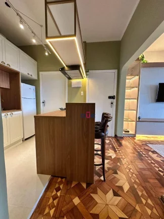 Imagem Apartamento Porteira fechada Frente Praia com 1 dormitório à venda, 67 m² por R$ 710.000 - Gonzaga - Santos/São Paulo