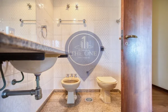 Imagem Imóvel de Luxo em Perdizes: Apartamento de 4 Quartos e 3 Suítes com 212m², 2 Salas e 4 Vagas de Garagem