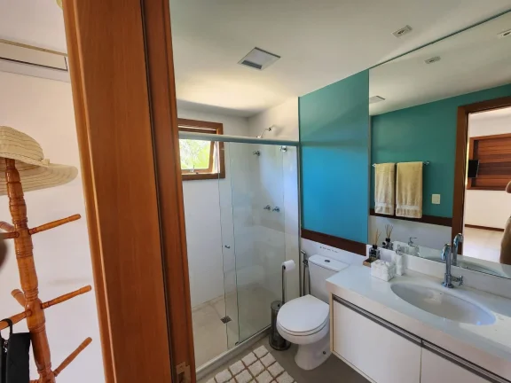 Imagem Casa em condomínio à venda na Praia do Forte em Mata de São João-BA