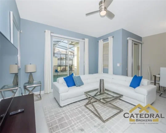 Imagem Casa com piscina totalmente mobiliada por US$550.000,00 (Dólar Americano) em Kissimmee - Flórida/EUA