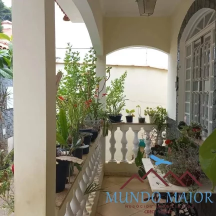 Imagem Casa com 3 Quartos e 1 banheiros e 1 suite + Edicula 360 m R$ 900.000.00