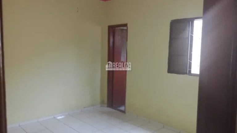 Imagem Casa à venda em Uberaba - 3 dormitórios, suíte, garagem e varanda!
