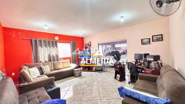 Imagem Casa com 3 dormitórios à venda, 179 m² por R$ 700.000,00 - Vila Operária - Rio Claro/SP