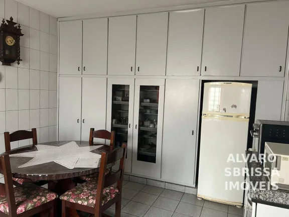 Imagem Casa com três dormitórios na região central de Itu