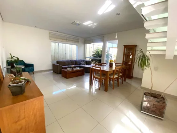 Lindo sobrado à venda no bairro Guaricana em Iguape - litoral