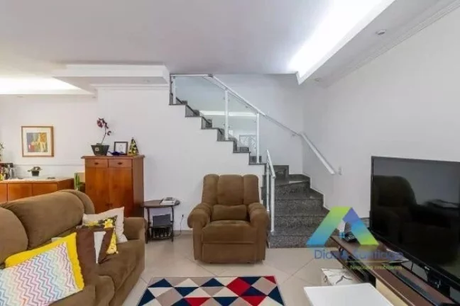 Imagem Casa de condomínio à venda com 174m², 3 quartos e 2 vagas