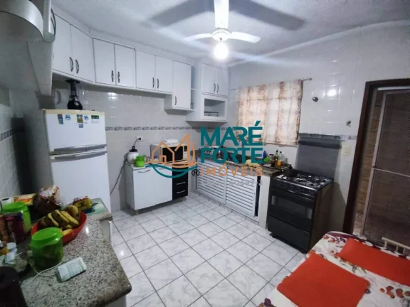 Imagem OPORTUNIDADE - EXECENTE CASA COM 4 DORMITÓRIOS (SENDO UMA SUÍTE) E 2 CHALÉS.