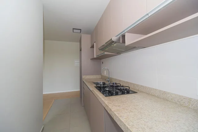 Imagem Belíssimo apartamento semi mobiliado, no Campo Comprido disponível para sua primeira locação composto de: