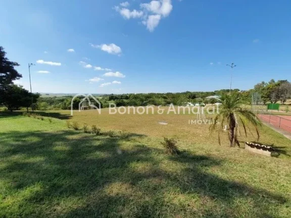 Imagem Terreno plano com 1.131,23 m² no Condomínio de Chácaras São Rafael, Campinas.
Condomínio atrás...