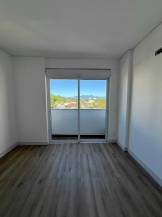 Imagem Apartamento alto padrão com 3 suítes e 2 vagas de garagem no bairro América em Joinville/SC