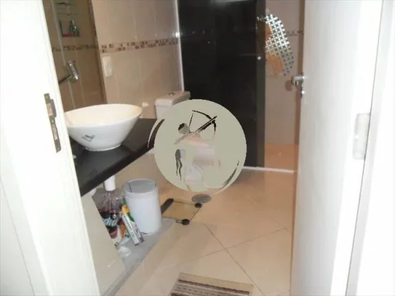 Imagem EXCELENTE APARTAMENTO, PRÓXIMO AO ORQUIDÁRIO A MEIA QUADRA DA PRAIA, 2 VAGAS EM ÓTIMO ESTADO. VIS...
