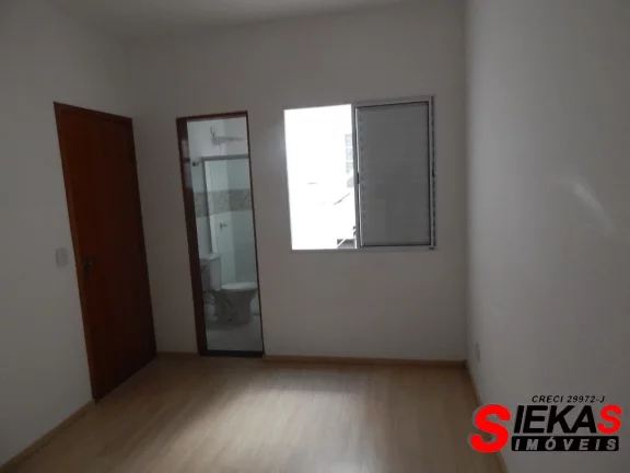 Imagem Casa à venda na Penha, São Paulo-SP com 3 quartos, 3 suítes e 6 vagas de garagem!
