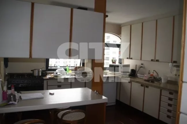 Imagem Excelente apartamento com incríveis 450m2, 4 dormitórios ( 4 suítes ), 6 banheiros, living para 3...