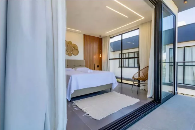 Imagem LINDA RESIDÊNCIA DE ALTO PADRÃO Á VENDA DE PORTEIRA FECHADA EM CONDOMINIO EM ARRAIAL D'ÁJUDA - PORTO SEGURO - BAHIA