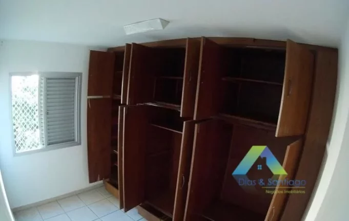 Imagem Ótimo apartamento com 2 dormitórios com fácil acesso a comercio e principais avenidas.