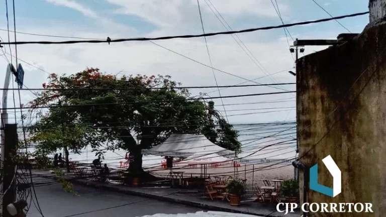 Imagem Casa de dois dormitórios reformada na orla da Ribeira