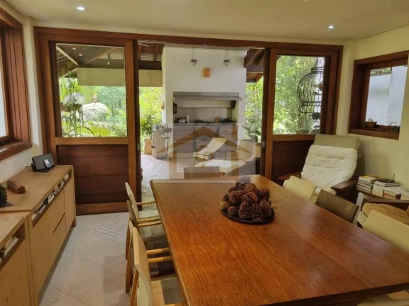 Imagem Conforto, segurança e natureza!!! Casa com 3 suítes , 4 vagas - *Granja Viana