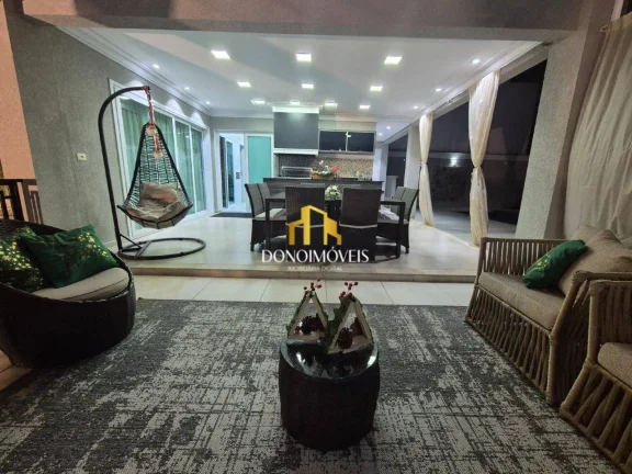 Imagem Sobrado de alto padrão em condomínio fechado - 585m² | 6 suítes