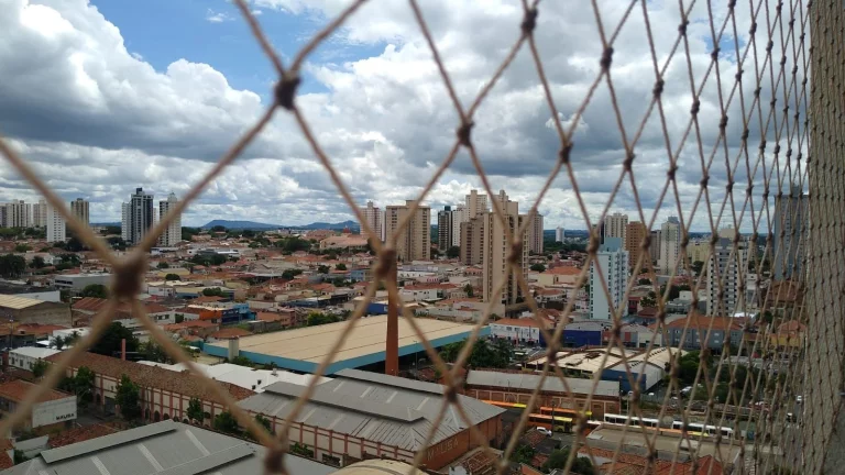 Imagem Ótimo apartamento no centro com 3 quartos, sala 2 ambientes com sacada, cozinha planejada, 1 vaga d...