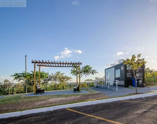 Imagem Lote com fundo e vista livre para a reserva na Travessa Orquídeas