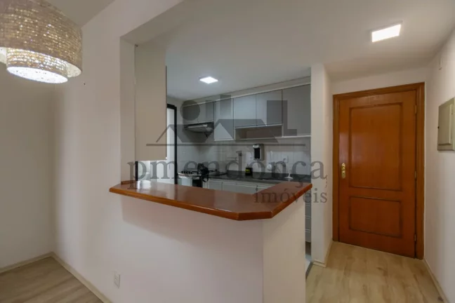 Imagem Apartamento a venda na Rua Tonelero com 2 suites) e 2 vagas, 70m²