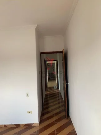Imagem Vendemos casa de 5 Quartos , 2 Vagas de Garagem,, Quintal,próximo ao metrô em interlagos