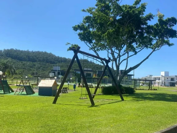 Imagem Casa com 4 suítes e 4 vagas de garagem em condomínio Fechado nos Ingleses – Florianópolis/SC