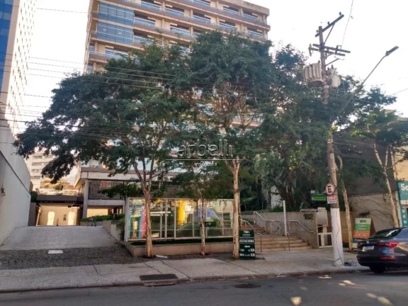 Imagem Sala com 43 metros quadrados com 2 pontos para ar-condicionado, 1 banheiro, janelas amplas, piso de ...