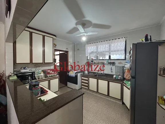 Imagem Casa com 4 Dormitórios à venda com 2 vagas de garagem no bairro do Embaré em Santos por R$1.280.000,00