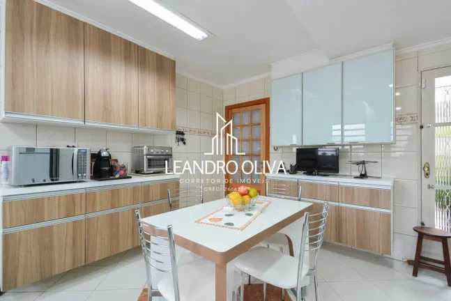 Imagem Vila Clementino – Sobrado à Venda 3 Suítes | 3 Vagas | 244 m² de Área Construída
